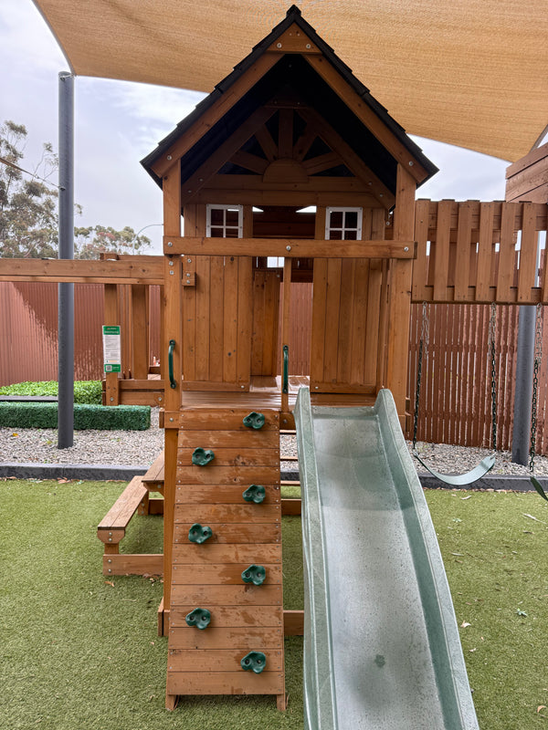 Ex-Demonstration Kensington Playcentre with 2.2m Slide