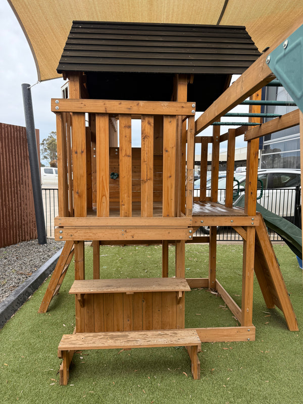 Ex-Demonstration Kensington Playcentre with 2.2m Slide