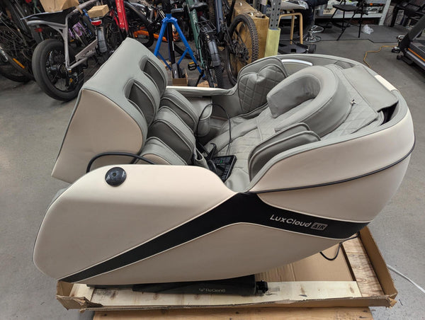 Refurbished Regen8 LuxCloud Air - Zero Gravity Heated Massage Chair